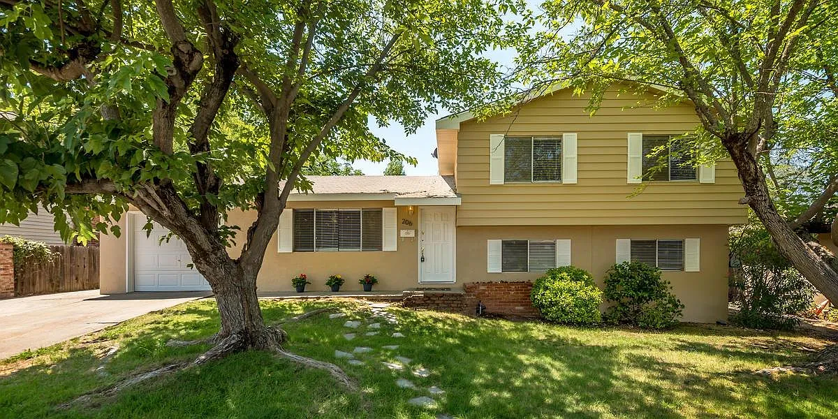 206 Fargo Way photo 1