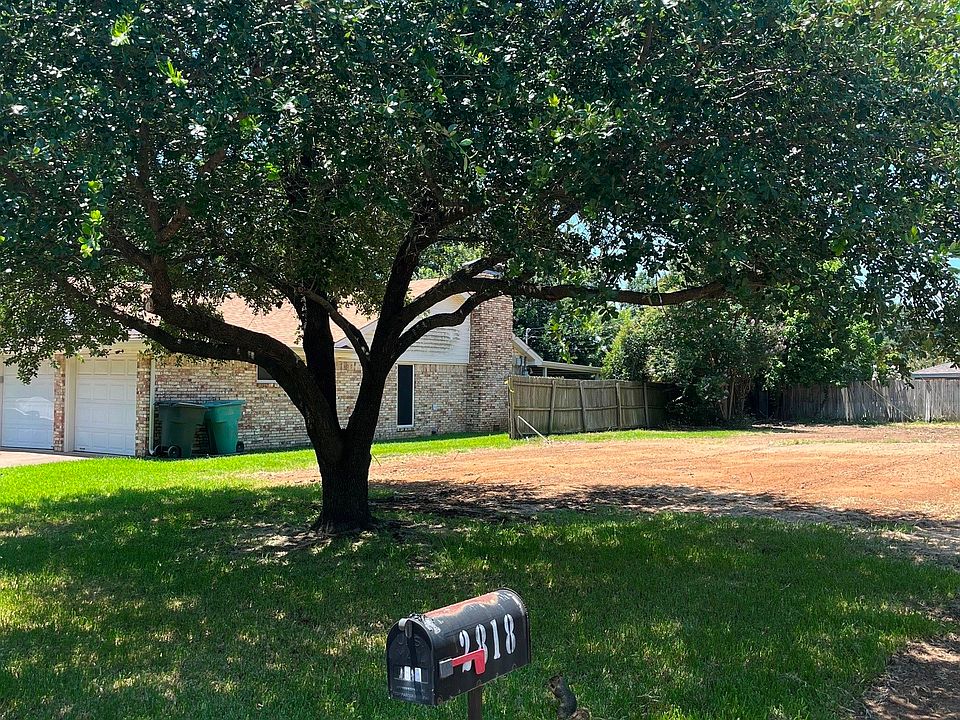 2nd image of 2818 Dover Dr
