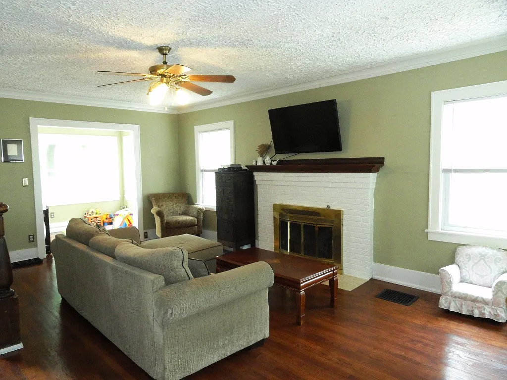 519 S Jenison Ave photo 1