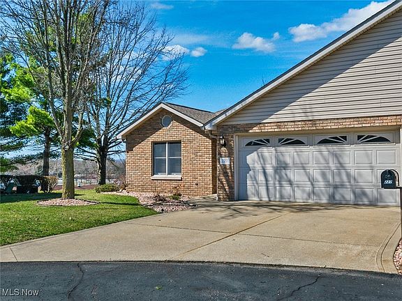 3rd image of 227 Pinehurst Dr