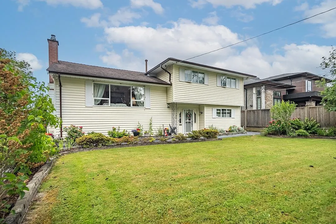 9360 Piermond Rd photo 1