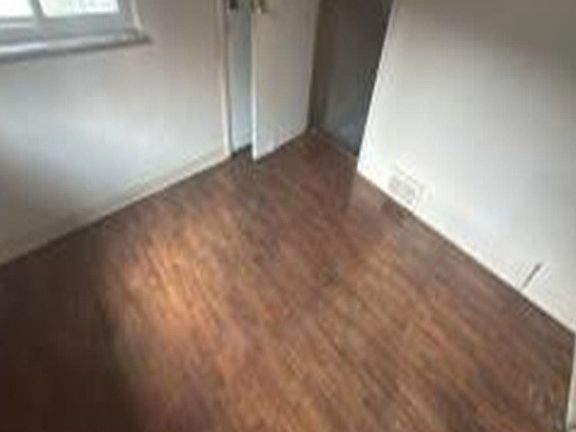 5th image of 122 Wilson Street Ext