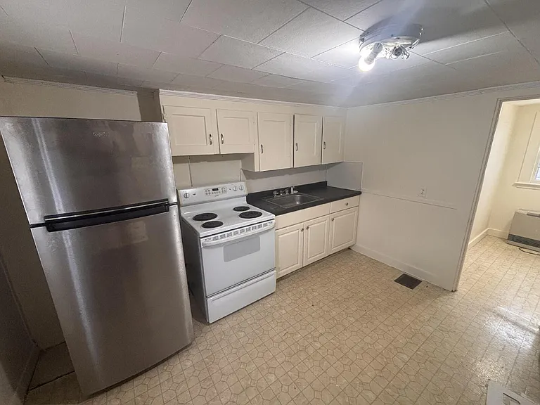 9 1/2 Dunlap St #2 — Photo 12