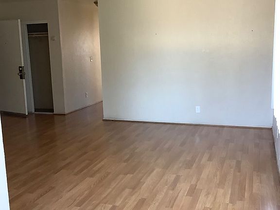 3rd image of 709 10th St APT C