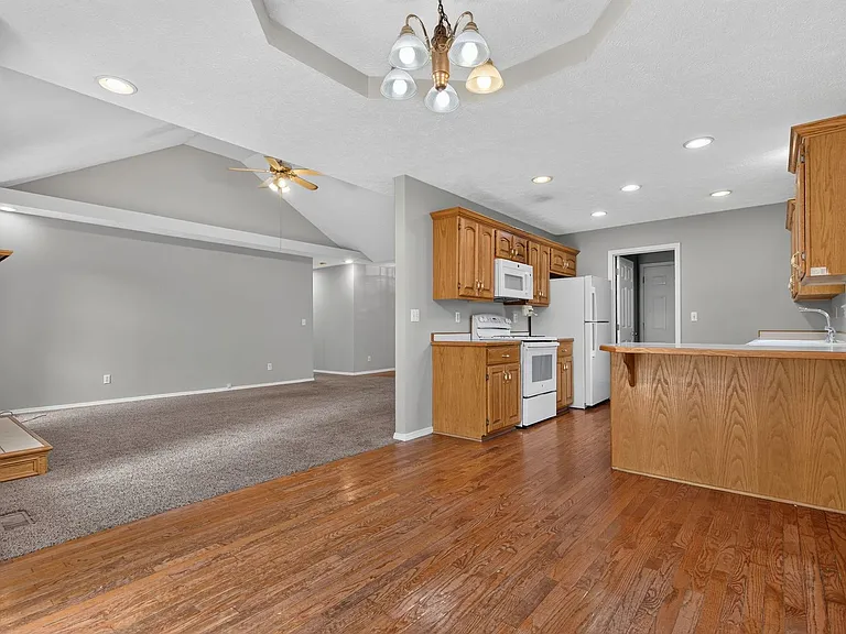 1006 W Cobblefield Way — Photo 7