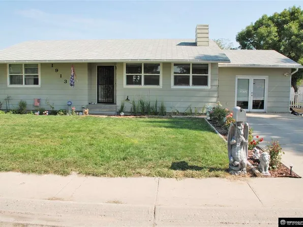 1913 Cardinal St, Worland, WY 82401