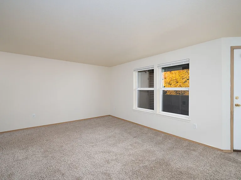 1519 SE Roberts Dr — Photo 12