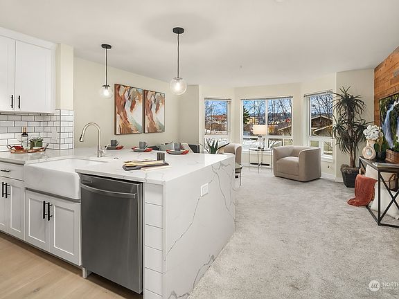 3rd image of 812 5th Avenue N #205