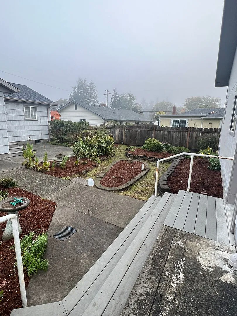 Bright & Spacious 3-Bedroom North Bend Home with Sunroom — Photo 2