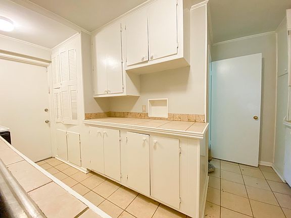 5th image of 3244 Willow Lane Dr