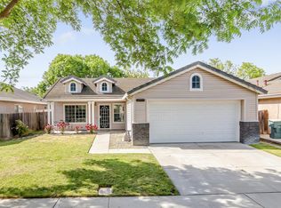 1980 Golden Oak Way, Manteca, CA 95336
