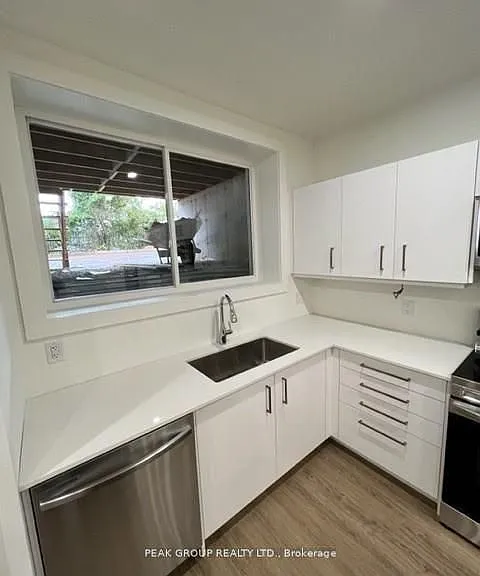 4590 Lee Ave — Photo 5