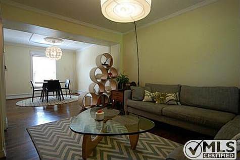 3rd image of 6447 Bordeaux Ave #6447