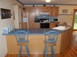 35 Domenico Dr, Glenmont, NY 12077