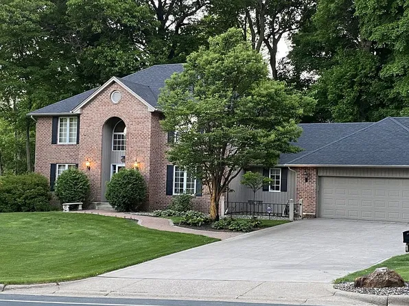 5590 Old Market Rd, Shorewood, MN 55331