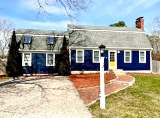 2 Piccadilly Rd, Sandwich, MA 02563
