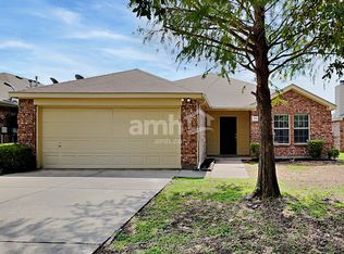 1004 Chelsea Ln, Forney, TX 75126