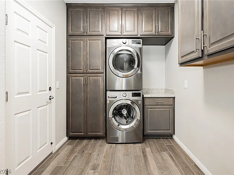 5757 Ireland Ridge Ct — Photo 11