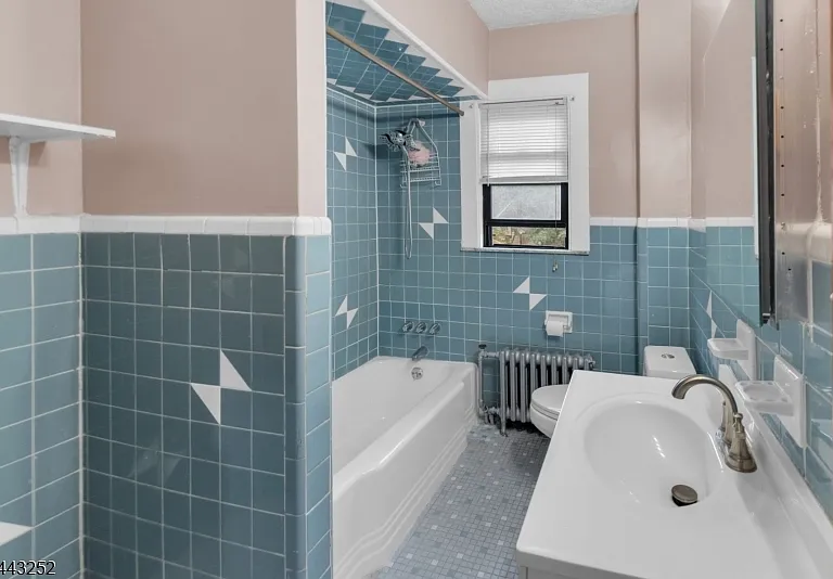 558 Argyle Ave #2 — Photo 8