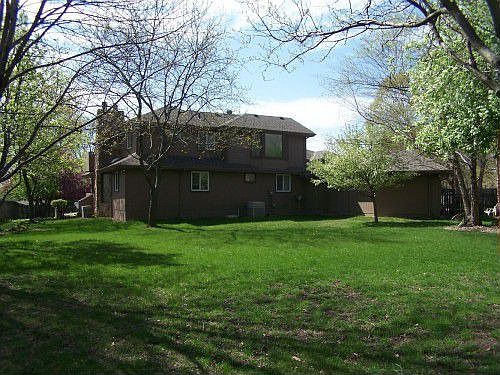 4th image of 5827 S 152nd Avenue Cir