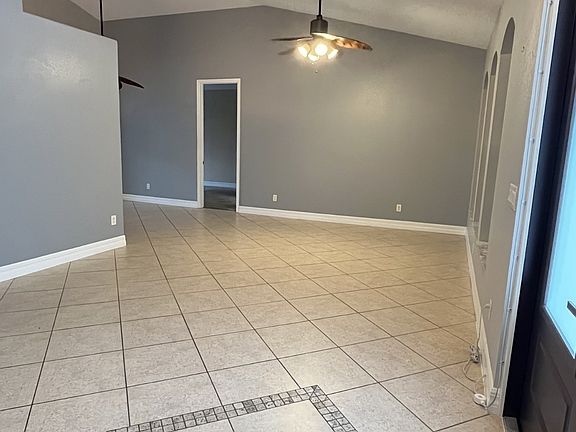 5th image of 2506 SW 15th Pl #1