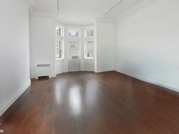 28 East 72nd Street image 2 of 16