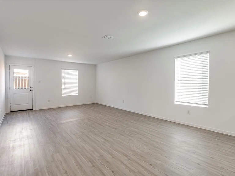935 Sandhill Crane Ln — Photo 3