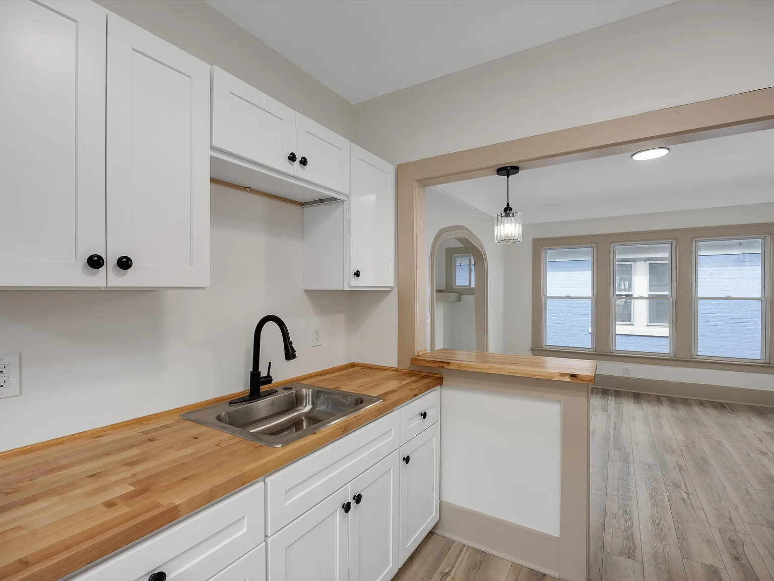 3 bed, $1,300 — Photo 3