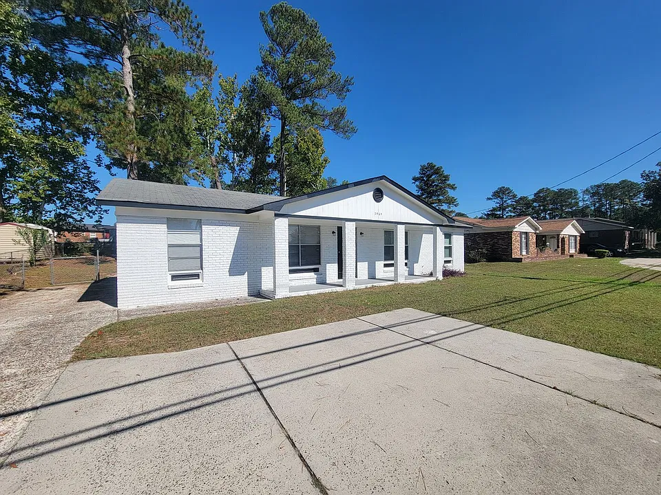 2965 Meadowbrook Dr