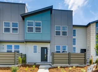16031 Bolling Dr, Denver, CO 80239