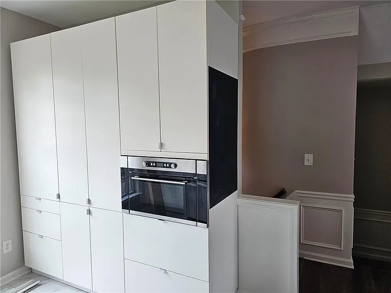 1021 Thornborough Dr — Photo 12