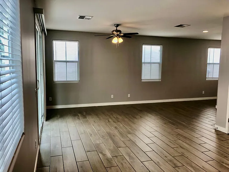 Spacious living room