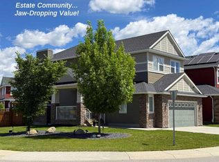 100 W Kinniburgh Gdns, Chestermere, AB T1X 0R8