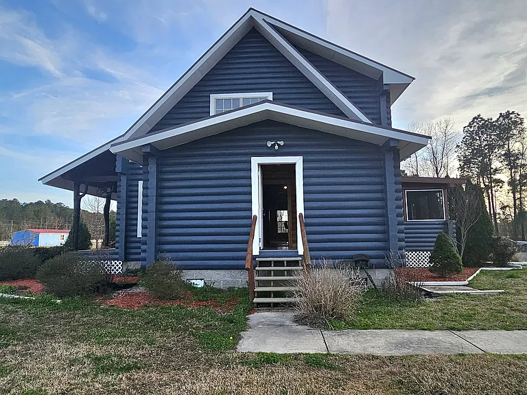 181 Halfway Rd — Photo 2