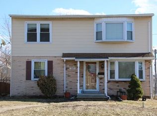 205 Bergen St, Woodbridge, NJ 07095