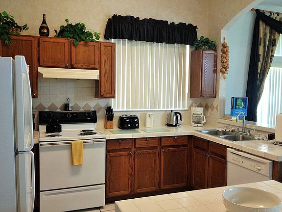 4th image of 2359 Chadwick Cir