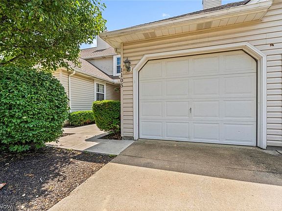 3rd image of 1105 Windmill Way N