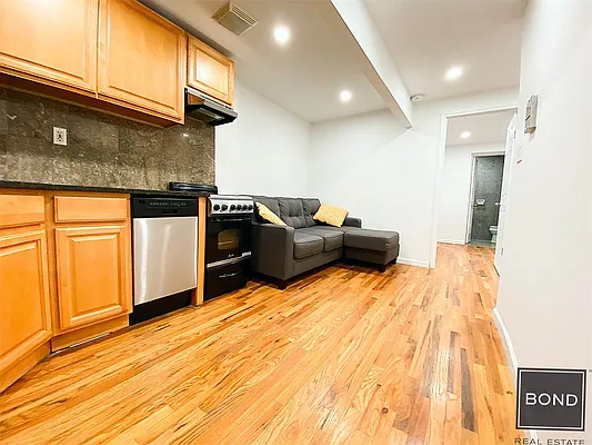 Rented by Bond New York | media 12