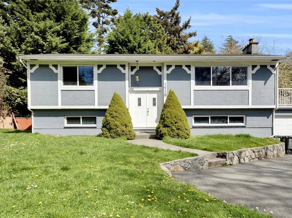 1418 McKenzie Ave, Saanich, BC V8N 1A1