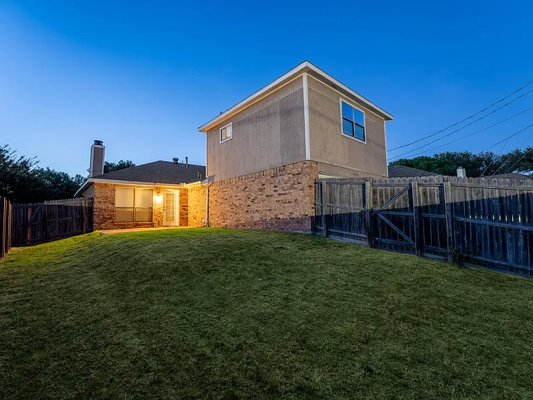 5726 Emrose Ter — Photo 32