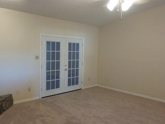 5th image of 2215 Sparrow Ln