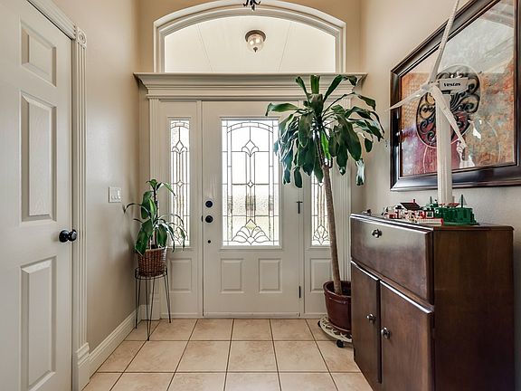 3rd image of 6058 W Nectarine St
