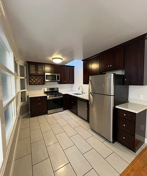 744 Oak St #10 — Photo 13