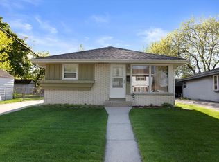 4835 N 104th St, Milwaukee, WI 53225