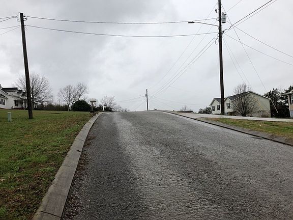 5th image of 428 Bernice Dr