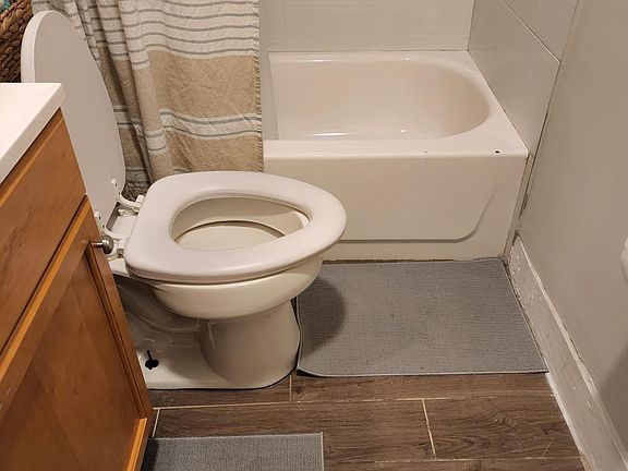 5th image of 5419 Harlan St #1