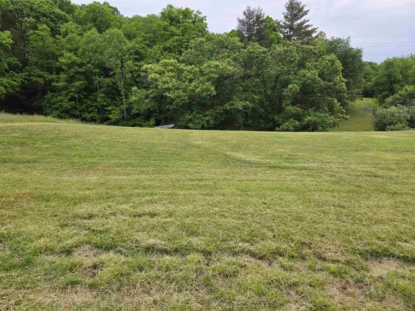 Meadowbrook Rd, Ashland, KY 41102
