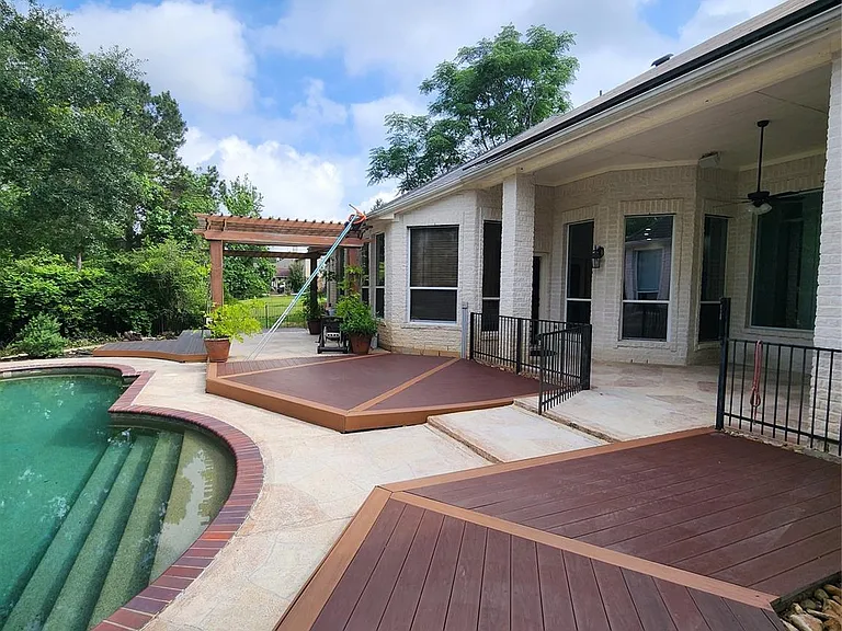 8440 Majestic Lake Ct — Photo 28
