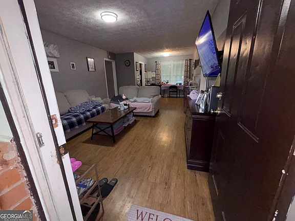 5th image of 121 E Richardson St
