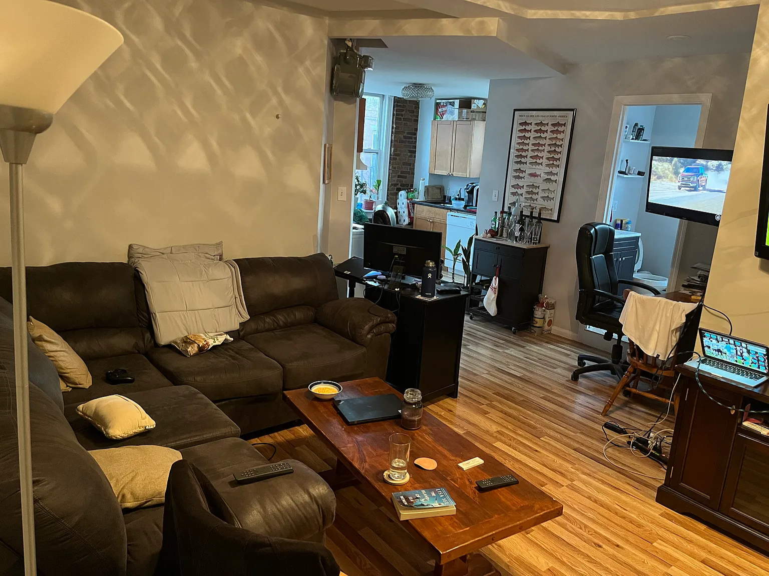 3 bed, 999 sqft, $4,900 — Photo 1